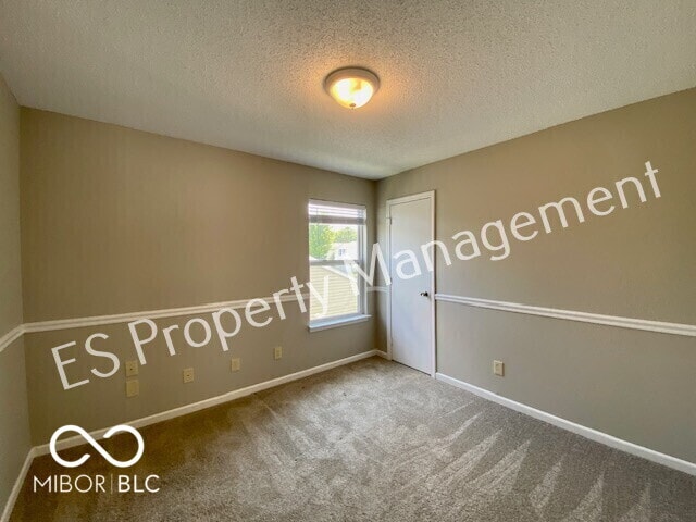 Building Photo - 10902 Glenayr Dr