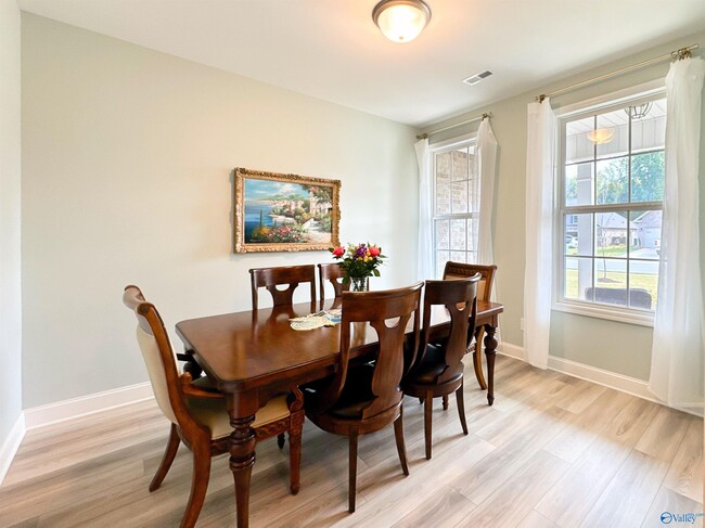 Building Photo - 3108 Henry Rd SE