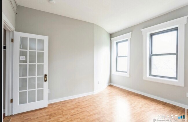 Building Photo - 71A Imlay St