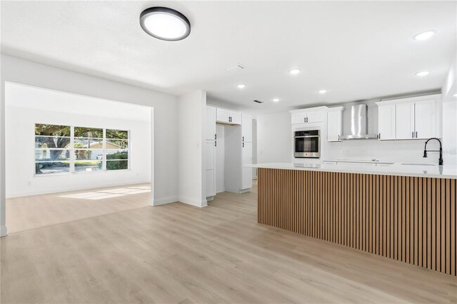 Building Photo - 1985 Japonica Rd