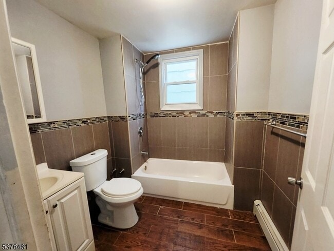 Building Photo - 116 Smith St