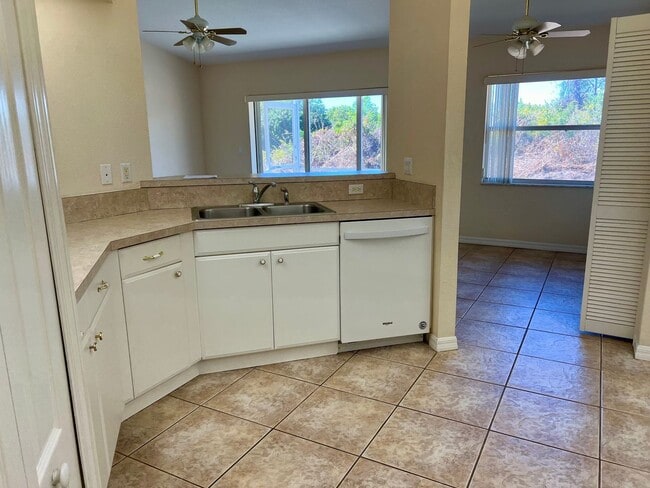 Building Photo - 6795 David Blvd