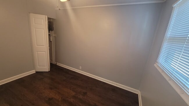 Building Photo - 34 Hickory Dr