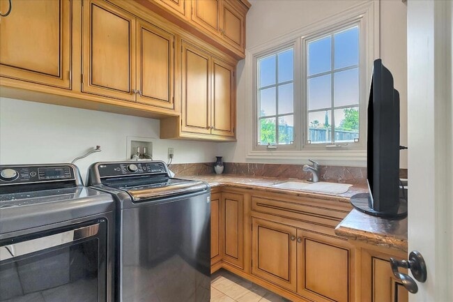 Building Photo - 15219 Sobey Rd