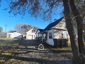 Building Photo - 2208 Hendricks St