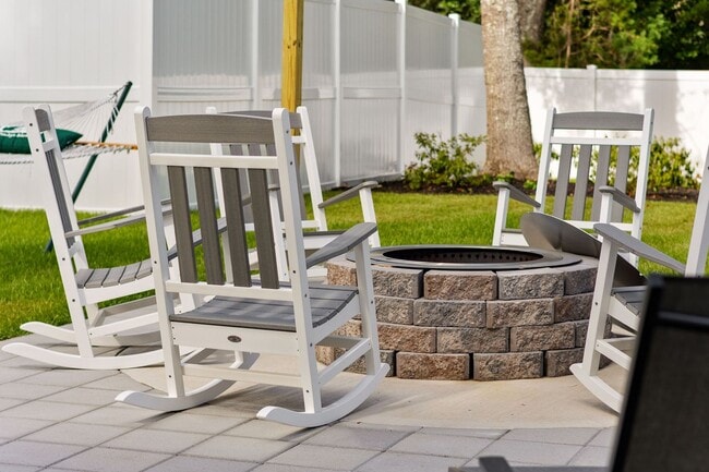 Building Photo - All Inclusive Seasonal Rental in the Beaut...