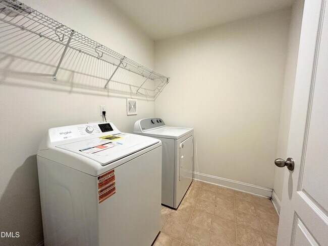 Building Photo - 735 Lampwick Ln