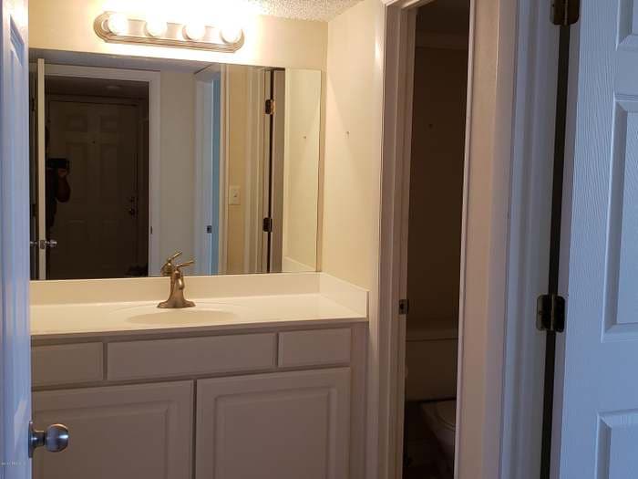 Building Photo - 3401 Townsend Blvd unit 1213