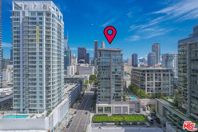 Building Photo - 1100 S Hope St