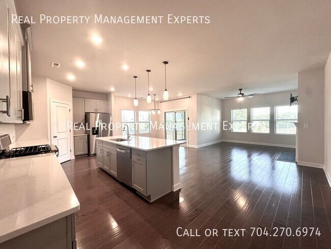 Building Photo - 3012 Striped Maple Ct