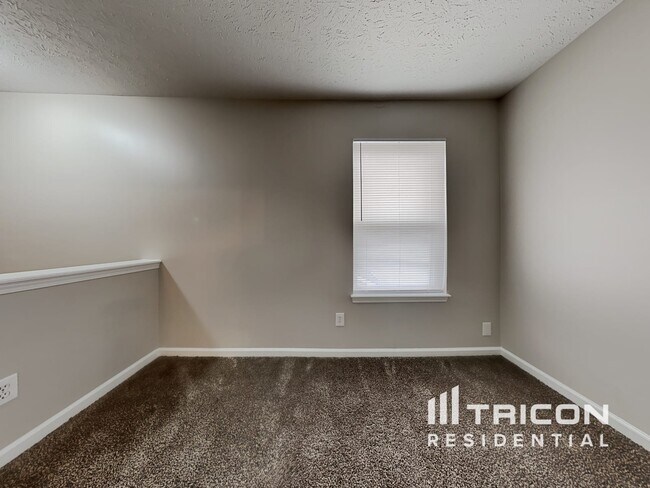 Building Photo - 8140 Carina Dr