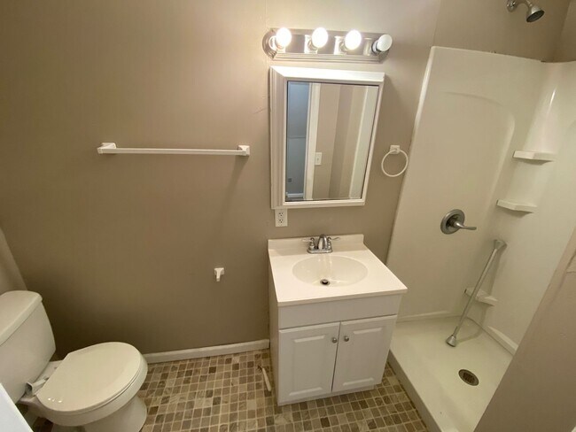 Building Photo - Hunter Ave 1438-1440 MLR (LH2)