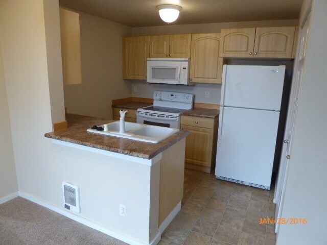 Building Photo - 3 Bed 2 Bath Condo in Factoria
