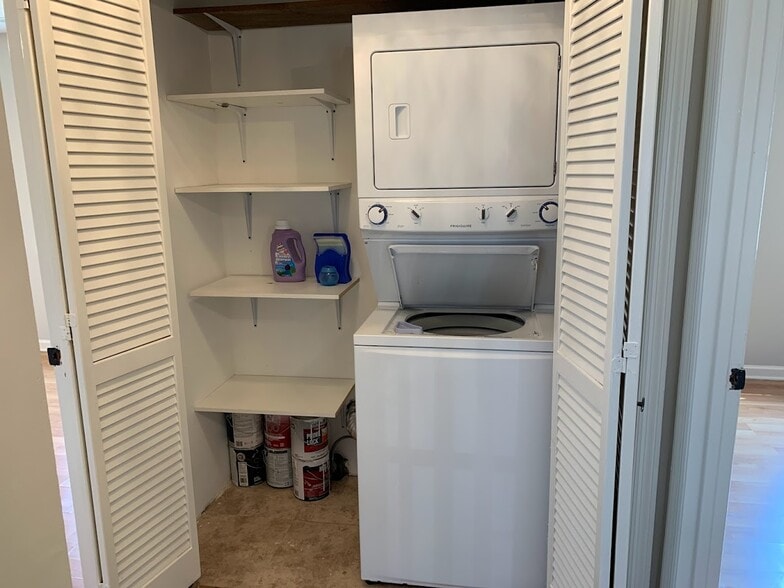 Building Photo - 5793 Brentwood Trce