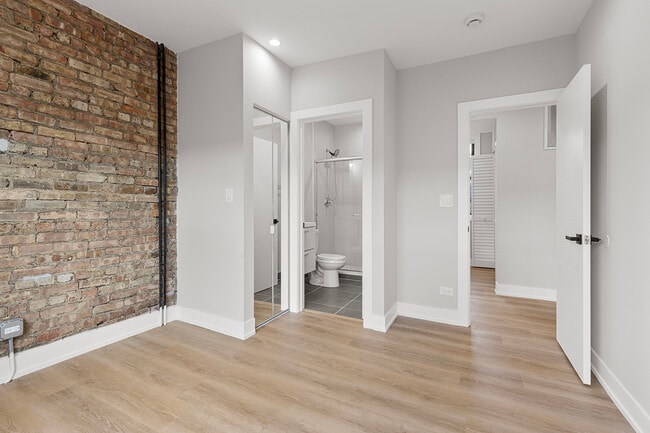 Building Photo - 1548 W Juneway Terrace