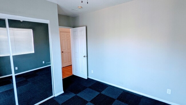 Building Photo - 4940 Lockhaven Ave