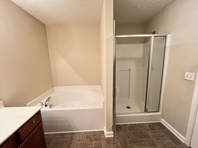Building Photo - 3323 Risen Star Dr