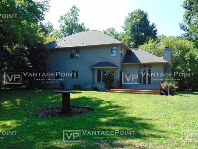 Building Photo - 1482 Parkway Dr