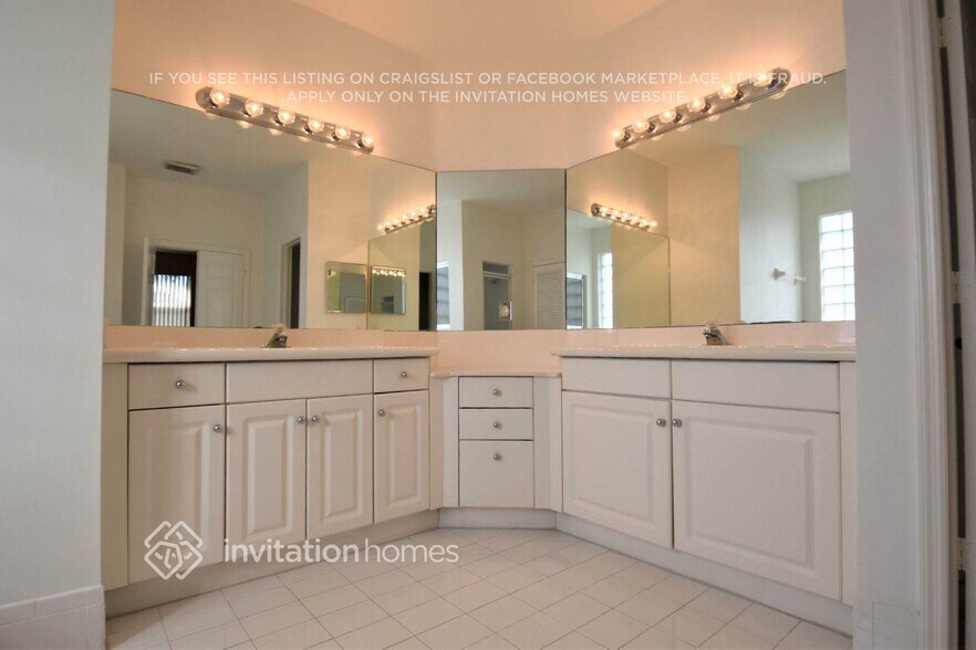 Building Photo - 15740 SW 148th Terrace