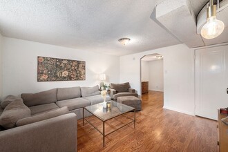 Building Photo - 2 Bedroom, 1 Bath Garden Level Unit in Park Hill