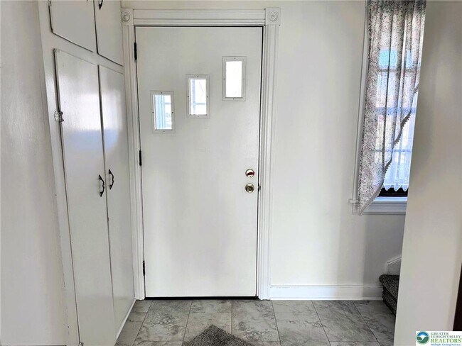 Building Photo - 3450 W Columbia St