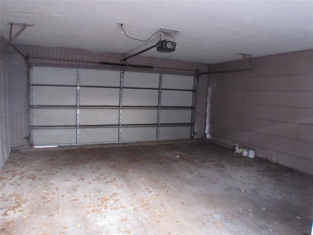 Building Photo - 10406 Shadow Bend Dr
