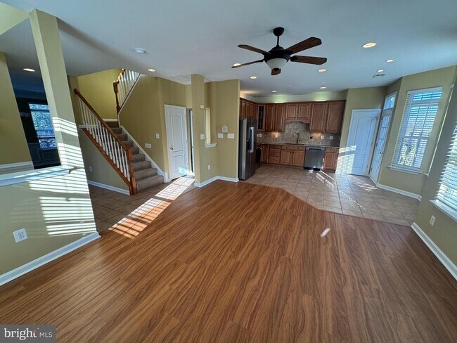 Building Photo - 400 Kintyre Ln