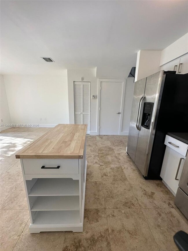 Building Photo - 2772 SW 31st Ct