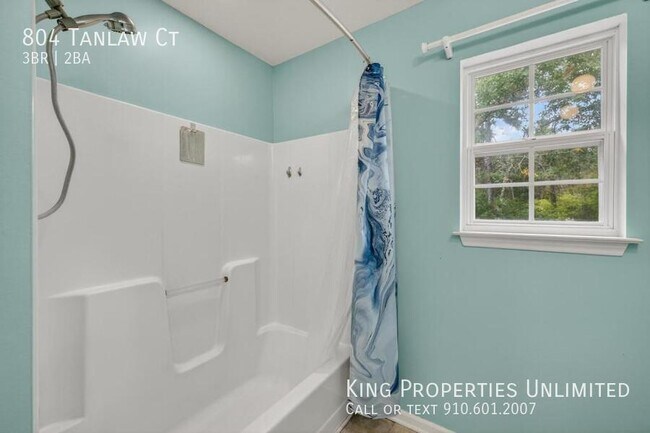 Building Photo - 804 Tanlaw Ct