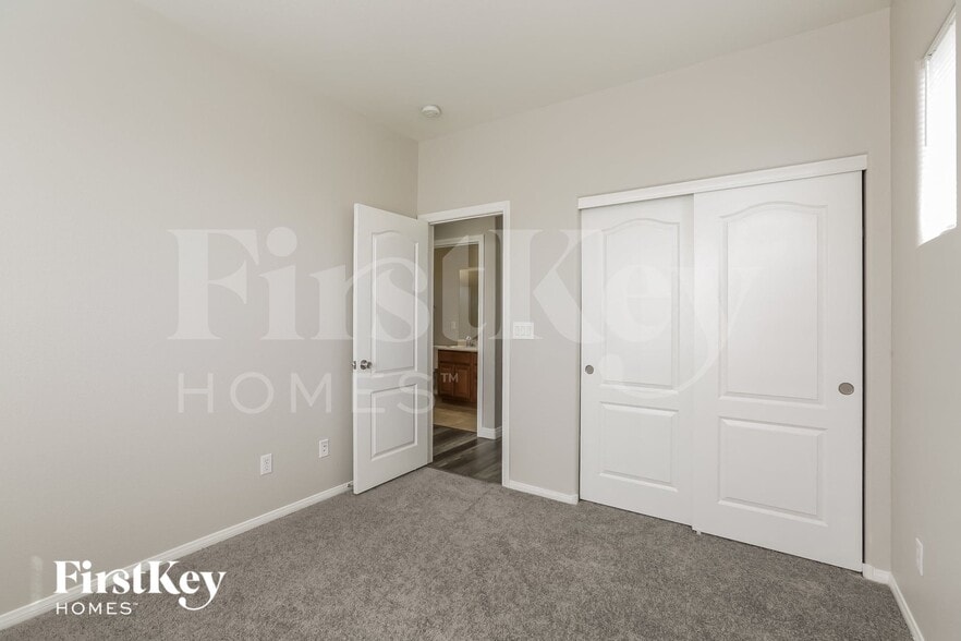 Building Photo - 9324 Euphoria Rose Ave