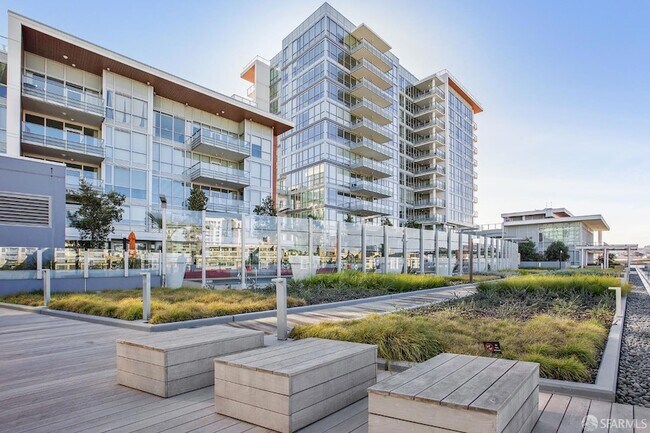 Building Photo - 708 Long Bridge St