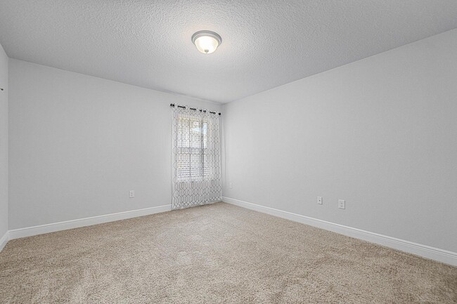 Building Photo - 103 Ridgeway Cir