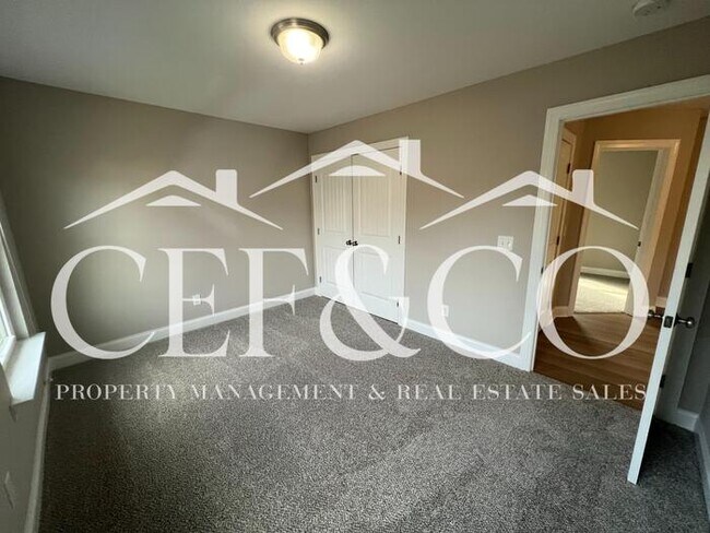 Building Photo - Spacious 3 bedroom 2.5 bedroom available in Moore!