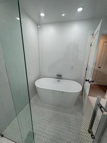 Building Photo - 6826 Kingsbury Dr