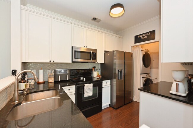 Building Photo - **SOPHISTICATED URBAN RETREAT IN THE HEART OF LENOX VILLAGE**