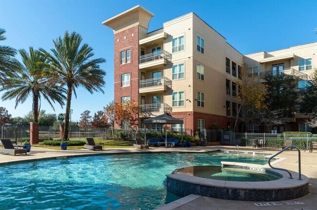 Building Photo - 8877 Lakes at 610 Dr