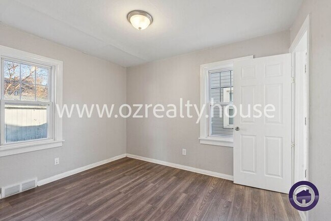 Building Photo - 2022 Balkan Pl