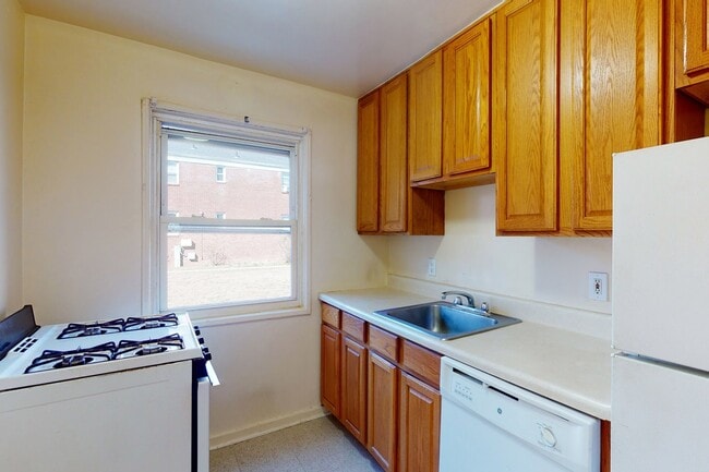 Interior Photo - River Terrace Gardens