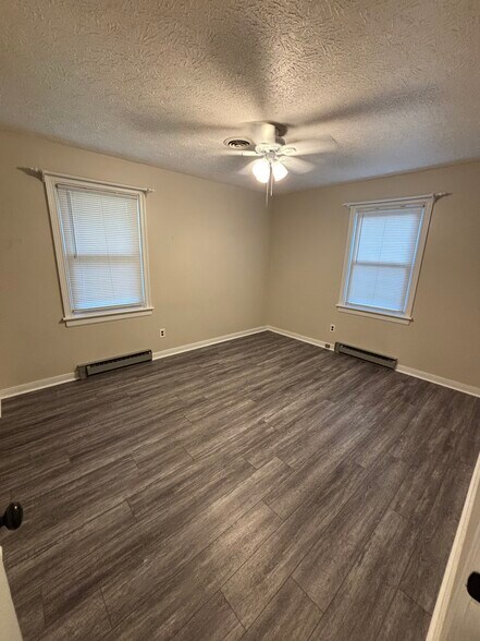 Master Bedroom - 2925 Stanwix Ln