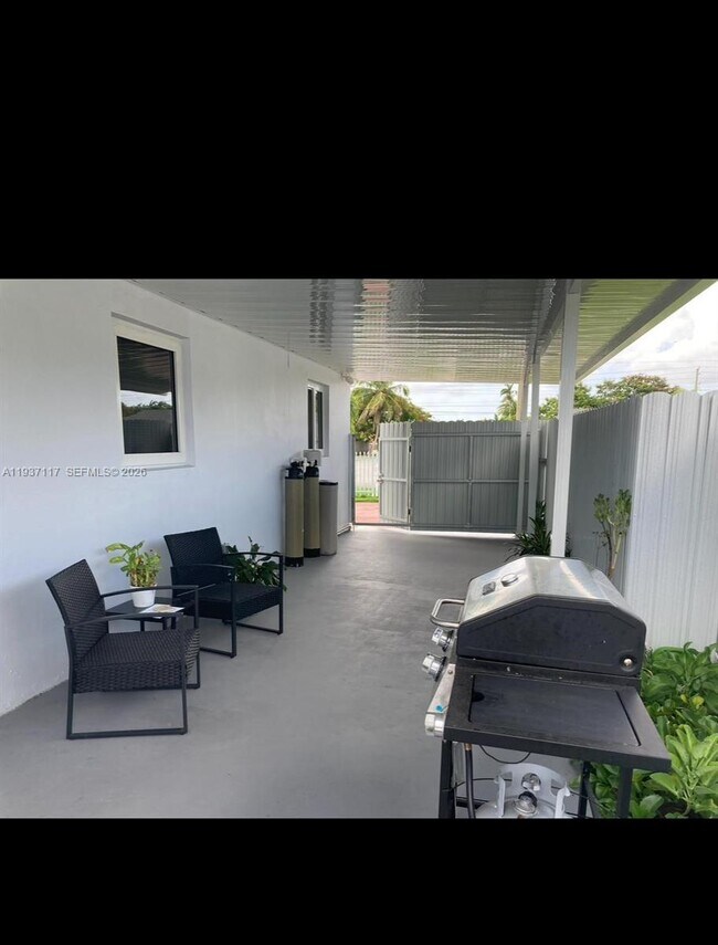 Building Photo - 11860 SW 35th St