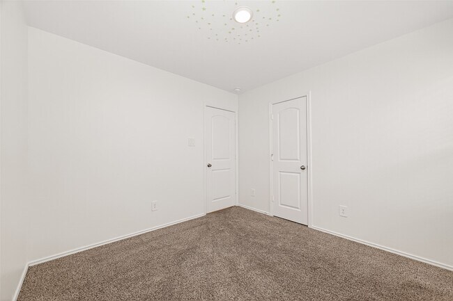 Building Photo - 1710 Legacy Hills Dr