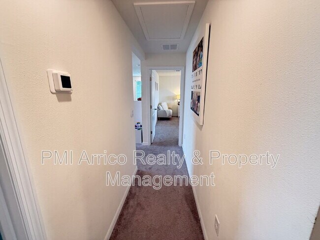 Building Photo - 10744 Chippewa Dr