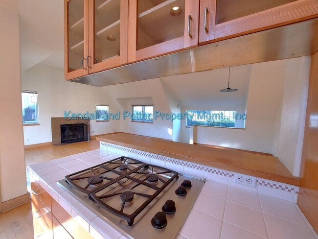 Building Photo - Unique Yacht Harbor 3bed/2bath Home with S...
