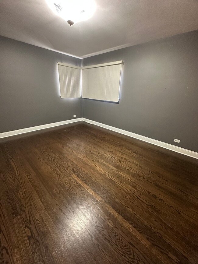 Building Photo - 3929 Jarvis Ave