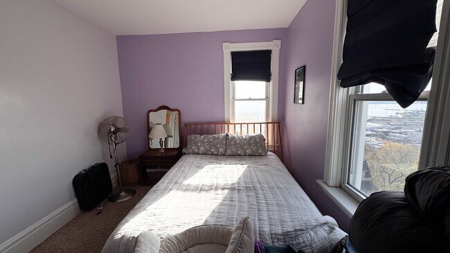 Building Photo - 1712 W 3rd St