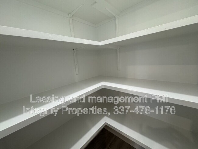 Building Photo - 113 Oak Village Dr