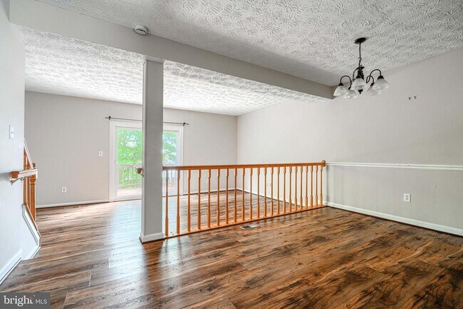 Building Photo - 43 Oak Crest Ct