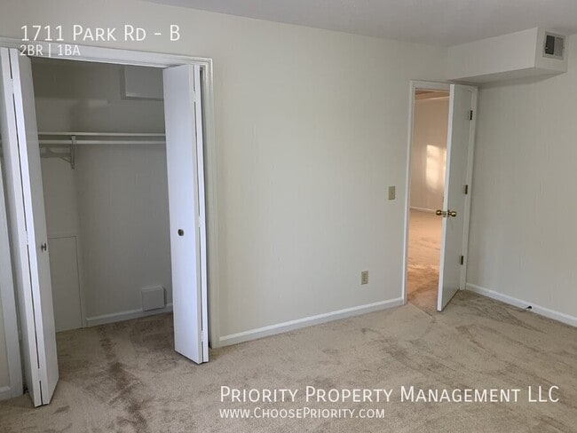 Building Photo - 1711 Park Rd