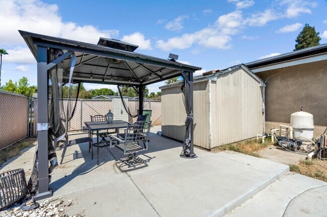 Building Photo - 6737 N Harrison Ave