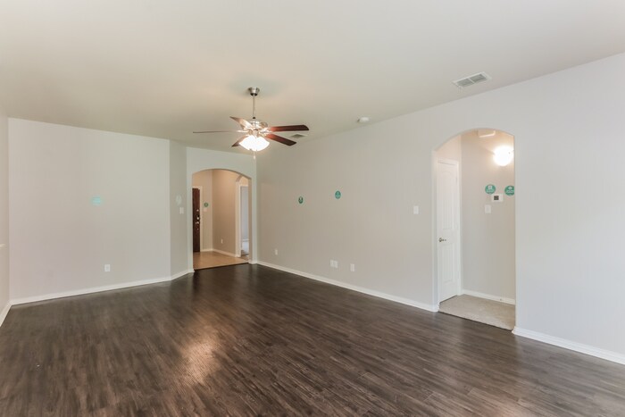 Building Photo - 952 Haley Dr
